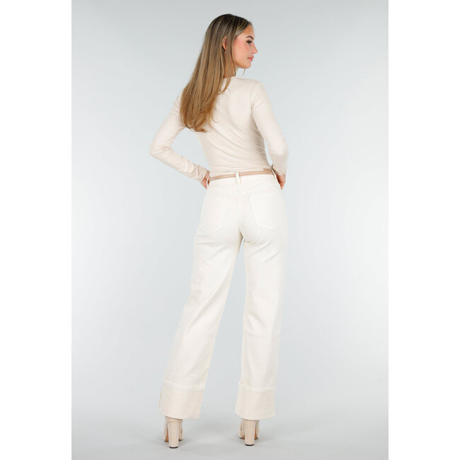 Cremefarbener Stretch-Body mit langen Ärmeln und V-Ausschnitt