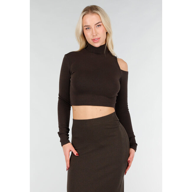 Braunes zweiteiliges Set mit Cut-Out