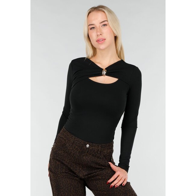 Schwarzes Oberteil mit Cut-Out und goldenem Detail