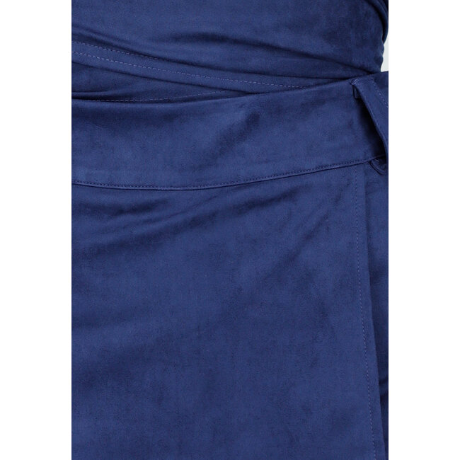 Dunkelblauer Skort in Wildlederoptik mit Gürtelschlaufen