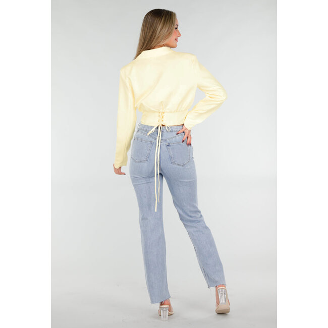 Buttergelbes Blazerset mit trägerlosem Oberteil