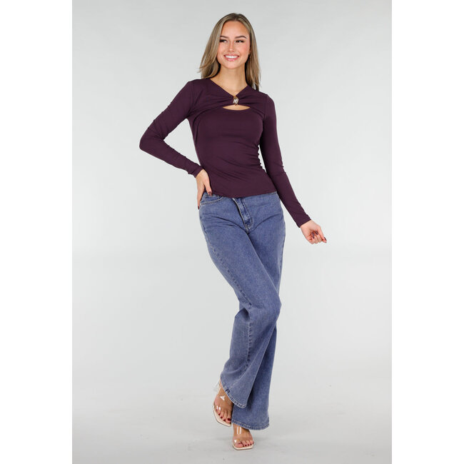 Lila Top mit Cut-Out-Detail