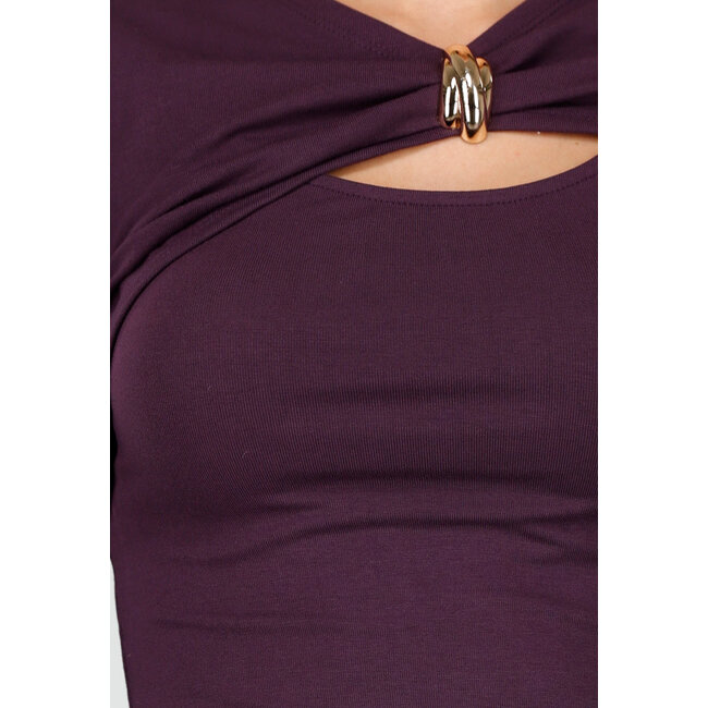 Lila Top mit Cut-Out-Detail