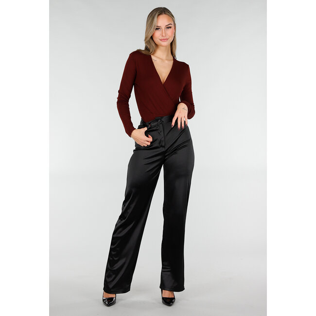 Bordeauxfarbener Wickelbody mit langen Ärmeln