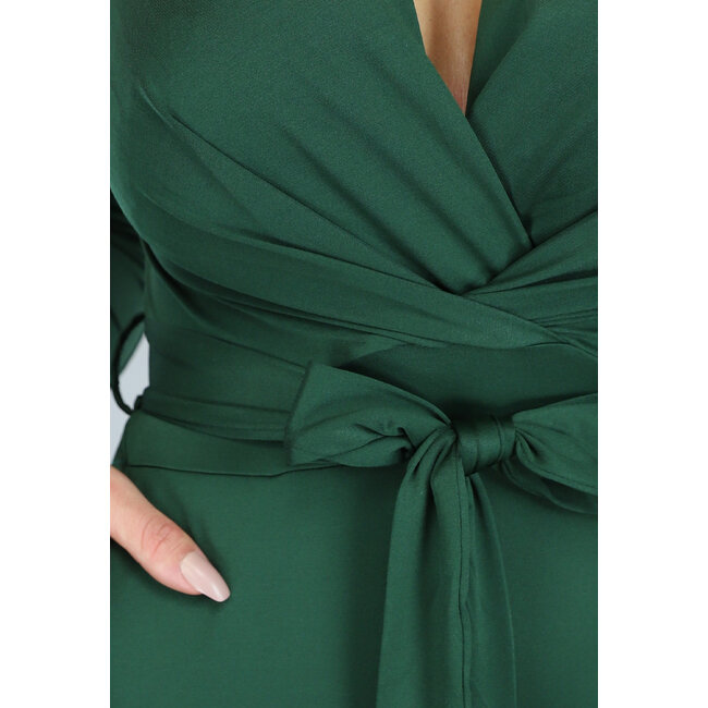 Grüner Jumpsuit mit weitem Bein und Taillenband