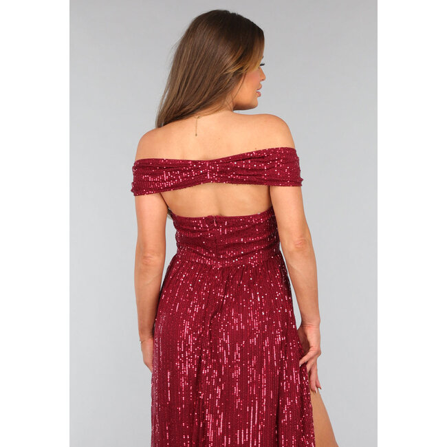 Bordeauxrotes Kleid mit Schulterbesatz