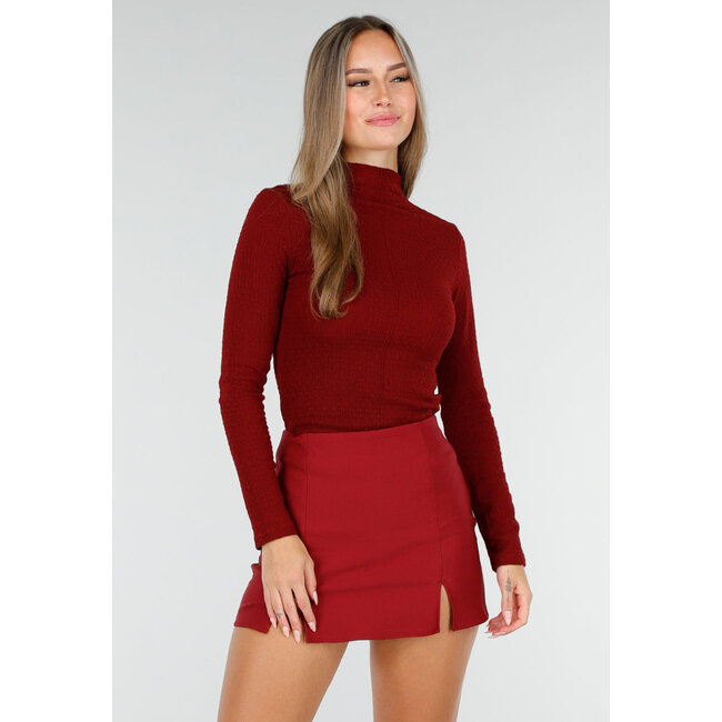 Bordeauxroter Skort mit Stretch und Schlitz