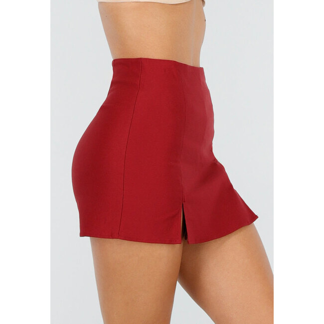Bordeauxroter Skort mit Stretch und Schlitz