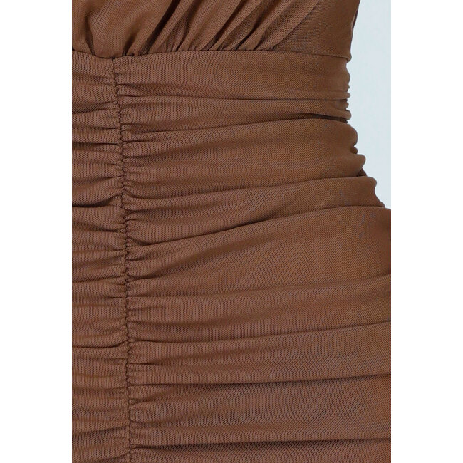 Braunes Kleid mit langen Ärmeln, Rüschen und hohem Kragen