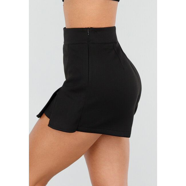 Strick-Skort aus schwarzem Stretch mit Schlitz