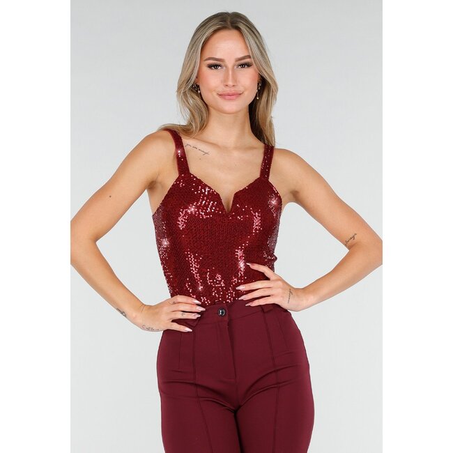 Bordeauxroter Body mit Pailletten und tiefem Ausschnitt