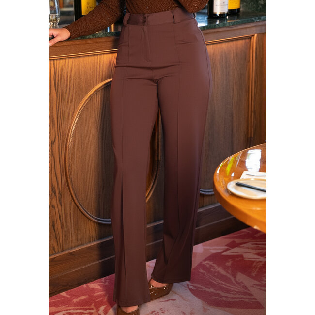 Gerade geschnittene braune Hose Super Stretch