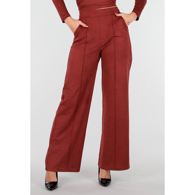 Rote Stretch-Wildlederhose