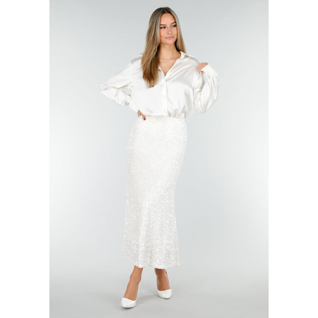 Weißer Midirock mit Allover-Pailletten und dezent ausgestelltem Saum