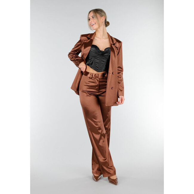 Braune Satinhose mit hoher Taille