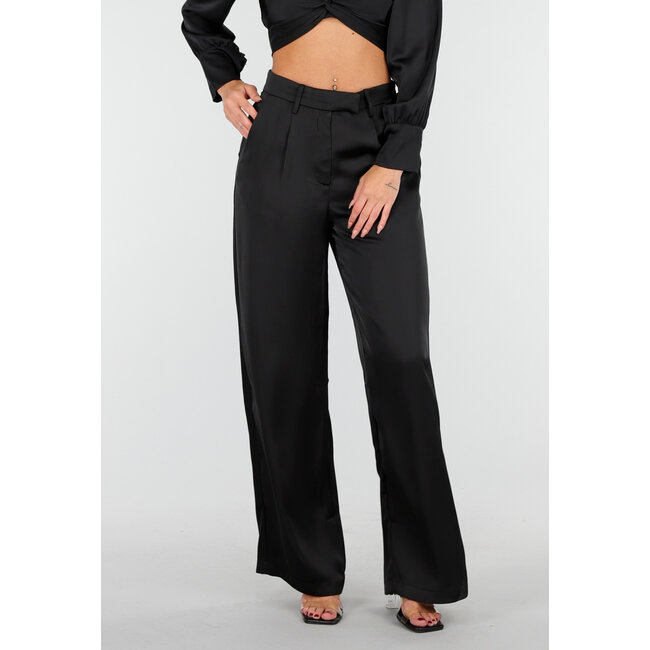 Schwarze Hose im Satin-Look mit weitem Bein und hoher Taille