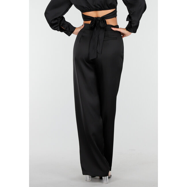 Schwarze Hose im Satin-Look mit weitem Bein und hoher Taille