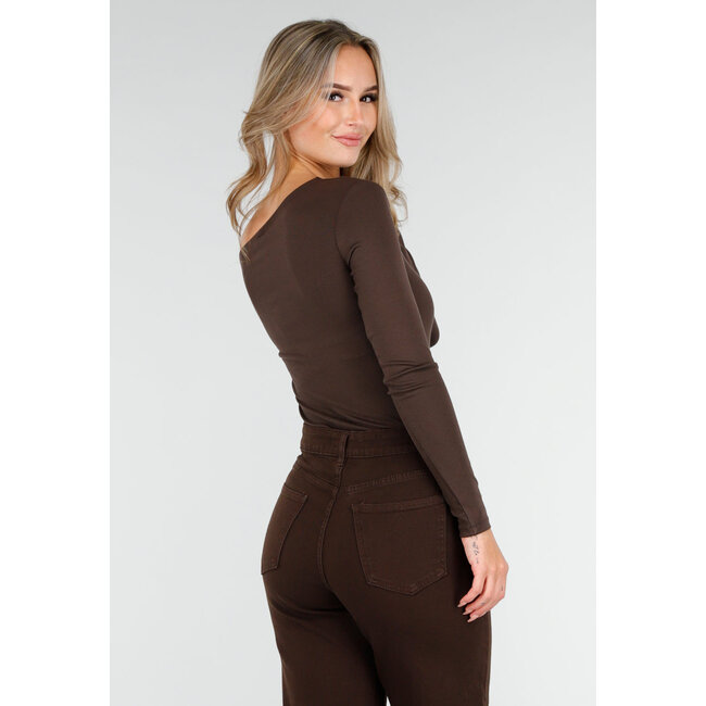 Braunes One-Shoulder-Top mit langen Ärmeln