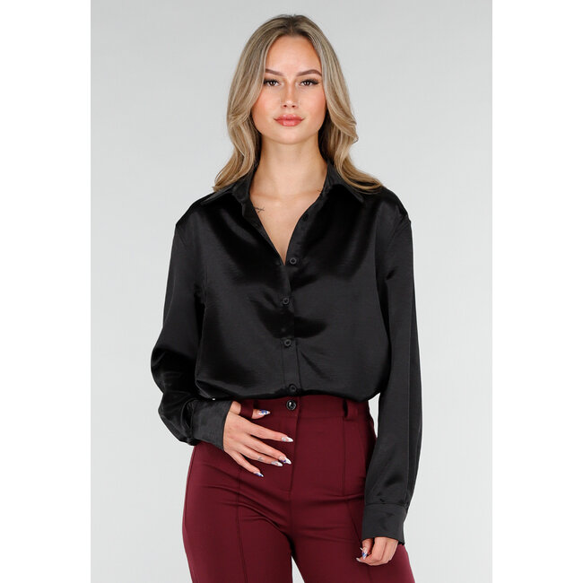 Schwarze Satinbluse