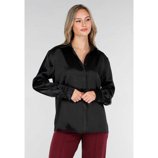 Schwarze Bluse in Satinoptik mit langen Ärmeln und Knopfleiste