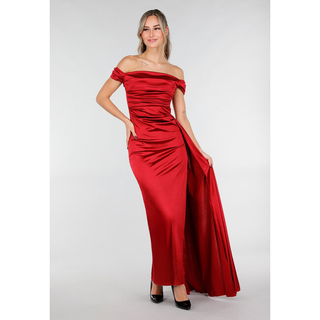 Leuchtend rotes Off-Shoulder-Maxikleid aus Satin