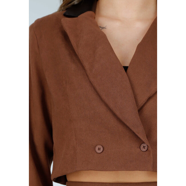 Braunes Set mit Rock und Blazer mit Lederoptik-Details