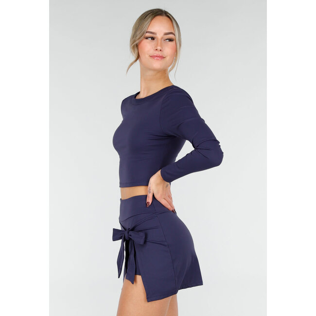 Dunkelblaues Sport-Set mit Skort und gepolstertem Oberteil