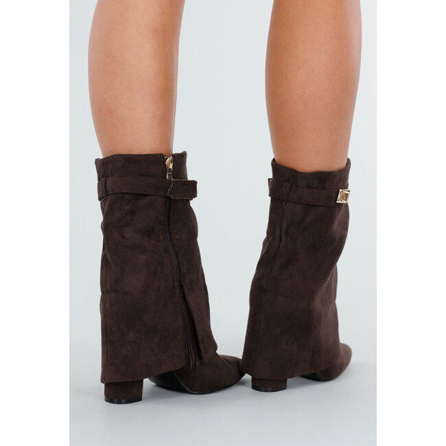 Braune Wildleder-Look-Stiefeletten mit Umschlag und Schnalle
