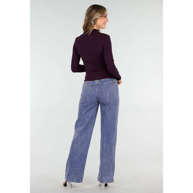 Lila Top mit Rollkragen