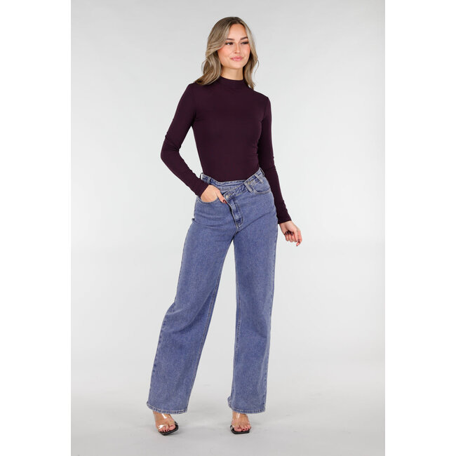 Lila Top mit Rollkragen