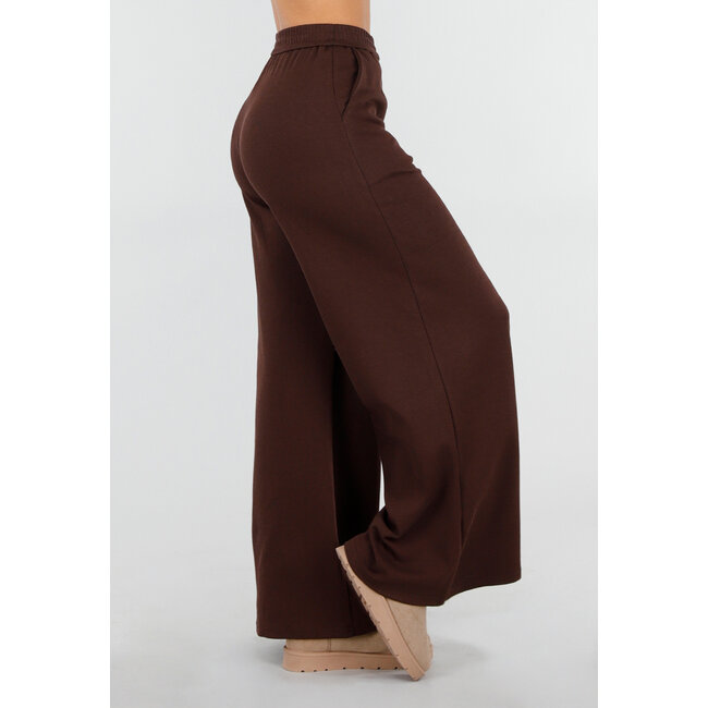 Braune Lounge-Hose mit weitem Bein