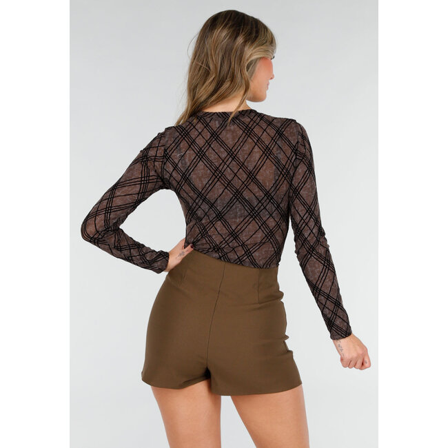 Brauner Mesh-Body mit Karomuster und langen Ärmeln