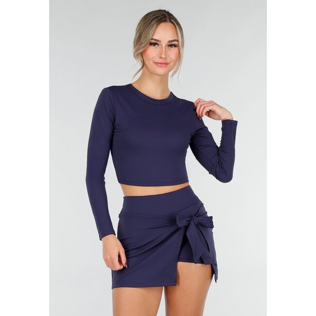 Dunkelblaues Sport-Set mit Skort und gepolstertem Oberteil