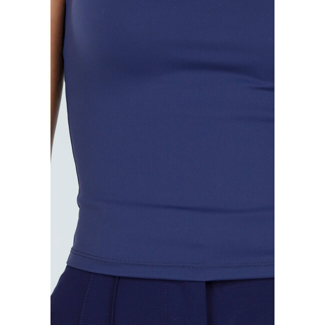 Dunkelblaues Sporttop mit Stretch