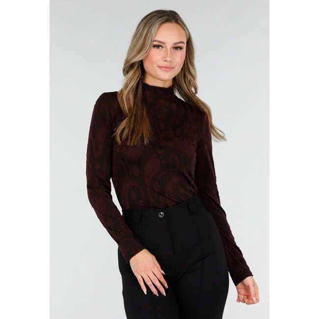 Bordeauxfarbenes Stretch-Oberteil mit langen Ärmeln und Rollkragen