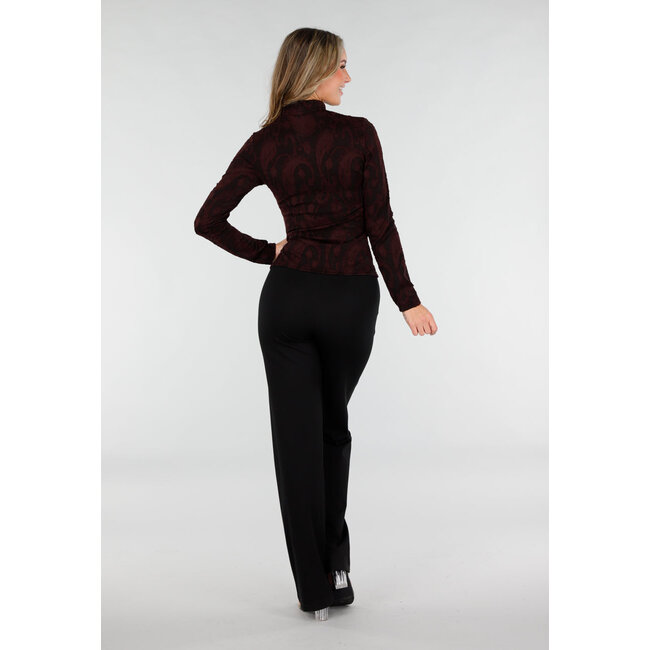 Bordeauxfarbenes Stretch-Oberteil mit langen Ärmeln und Rollkragen