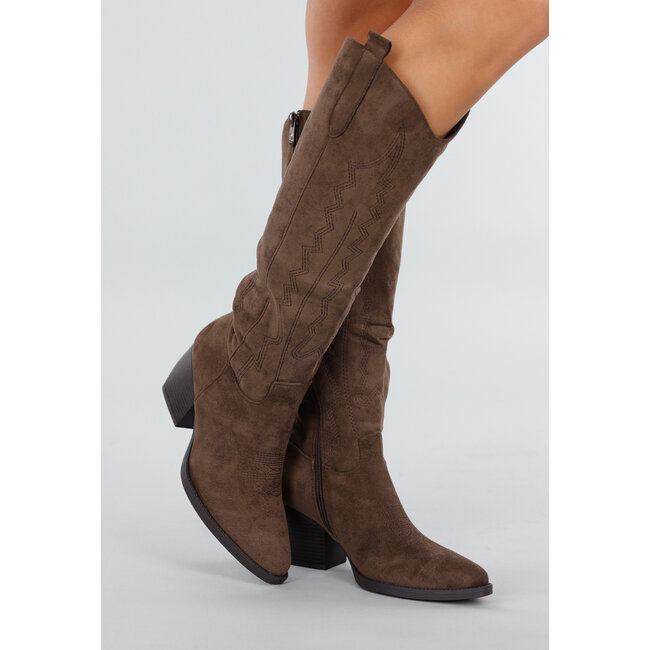 Braune Wildleder-Cowboystiefel mit Absatz