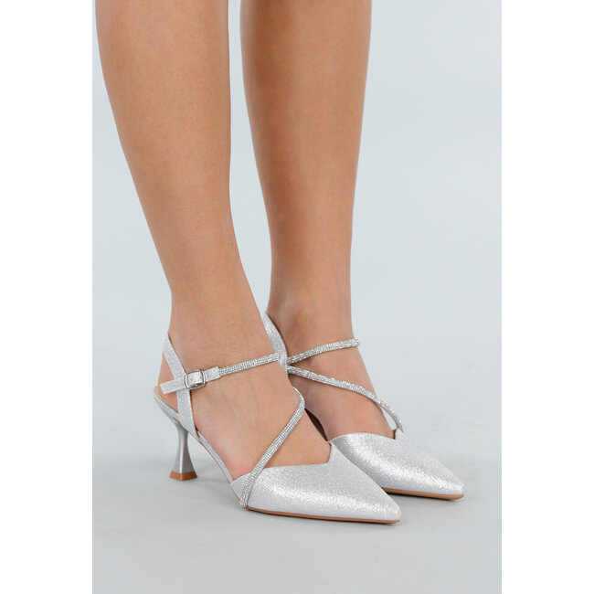 Silberne Glitzer-Pumps mit Riemchen
