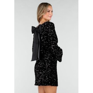 Schwarzes Paillettenkleid mit Schleife