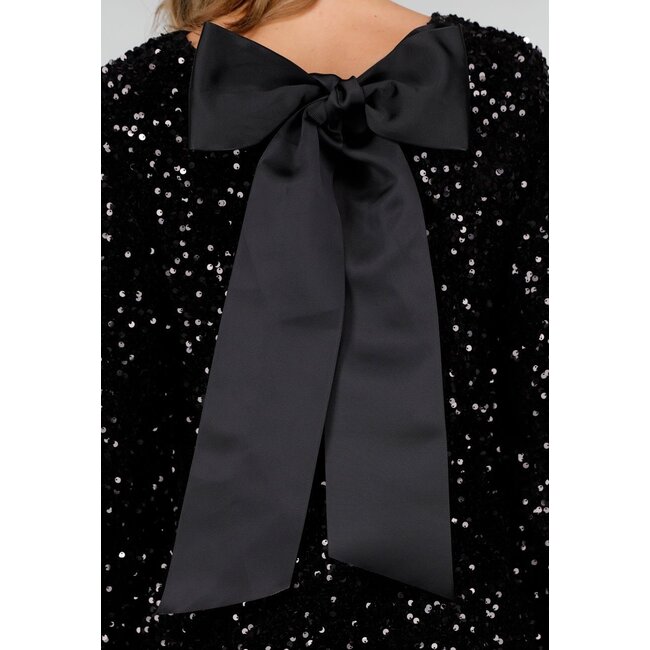 Schwarzes Paillettenkleid mit Schleife hinten