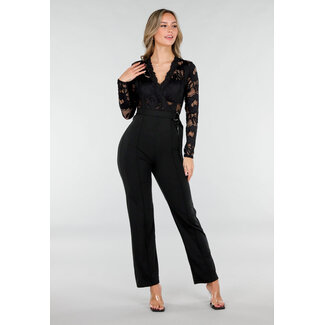 Schicker schwarzer Jumpsuit mit Spitze