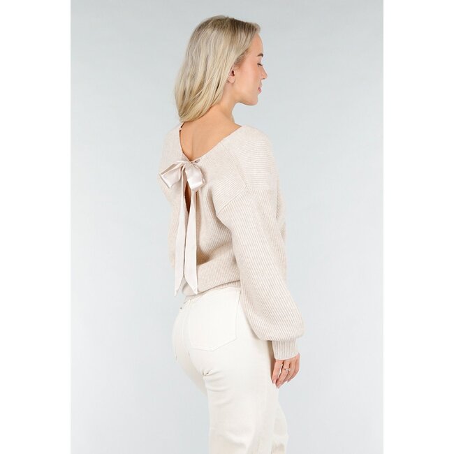 Beige Strickpullover mit offenem Rücken und Satin-Schleifendetail