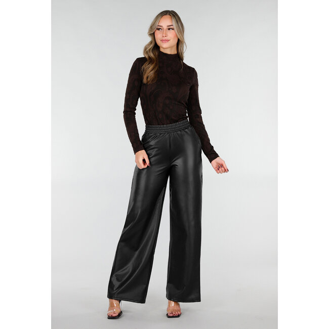Schwarze Hose in Lederoptik mit elastischem Bund