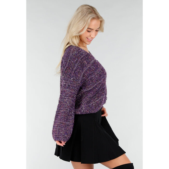 Lila Strickjacke mit Schleifeknöpfen und Lurexfaden