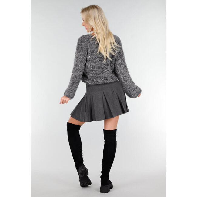 Dunkelgraue Strickjacke mit Schleifeknöpfen und dezenten Glanzdetails