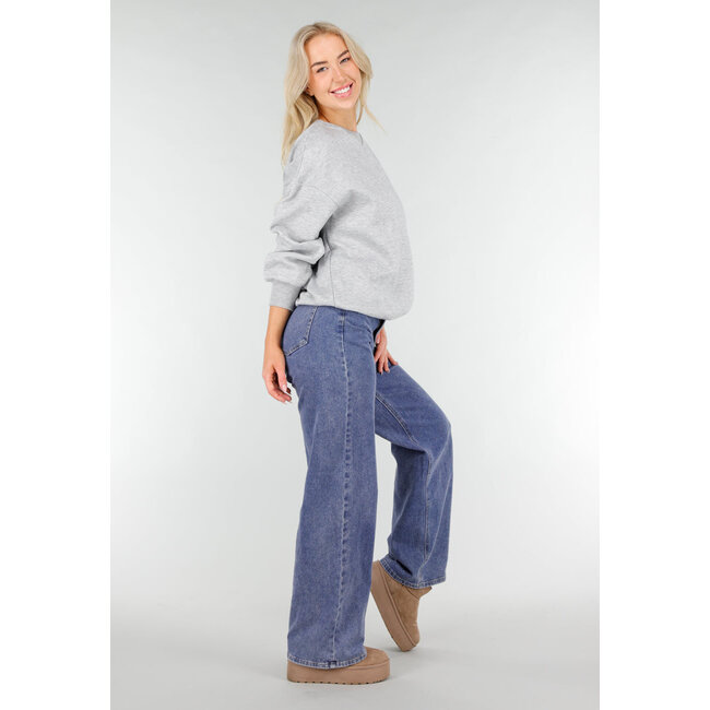 Grauer Oversized-Pullover mit Rundhalsausschnitt und langen Ärmeln