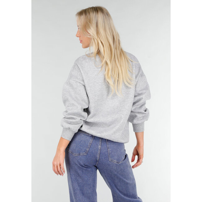 Grauer Oversized-Pullover mit Rundhalsausschnitt und langen Ärmeln
