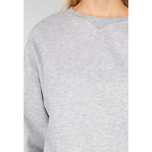 Grauer Oversized-Pullover mit Rundhalsausschnitt und langen Ärmeln