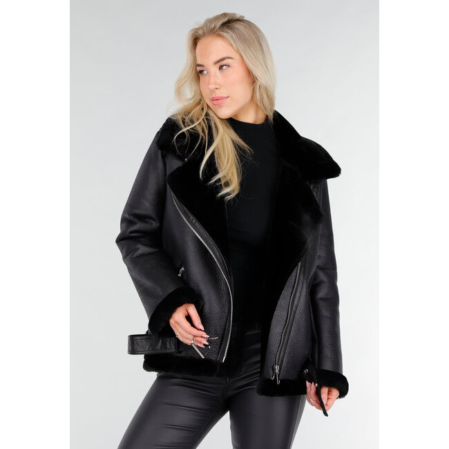 Schwarze Bikerjacke aus Kunstleder mit Kunstfell