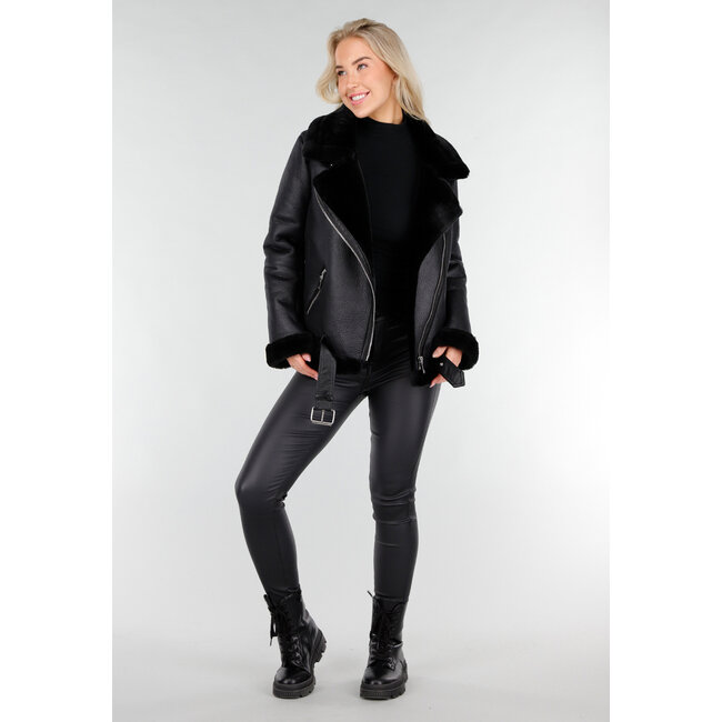 Schwarze Bikerjacke aus Kunstleder mit Kunstfell
